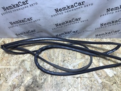 Уплотнитель лобового стекла Mercedes Vito 2004 639
