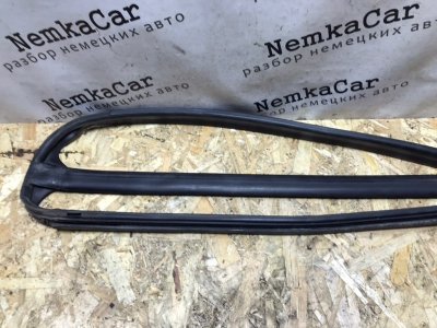 Уплотнитель двери Mercedes Vito 2004 639