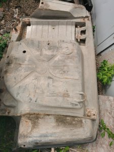 Поддон запасного колеса Mercedes W124 1987