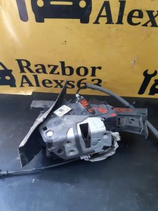 Замок боковой двери Ford Focus 3