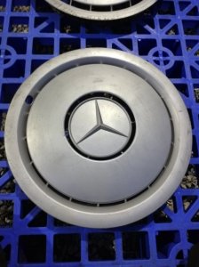 Колпак колеса R15 Mercedes W124 1987