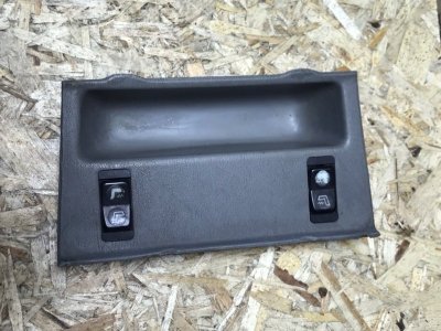 Накладка центральной консоли Mercedes W126 1980