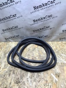 Уплотнитель стекла Mercedes Vito 2004 639