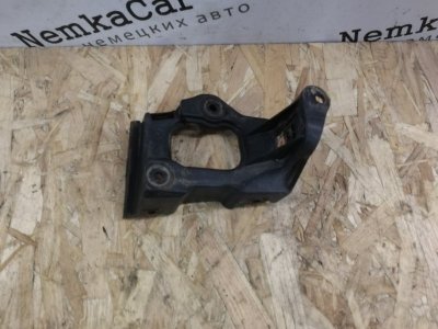 Кронштейн порога AUDI A6 C5 1998 C5