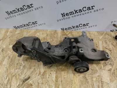 Кронштейн генератора Volkswagen Tiguan 2010 5N1
