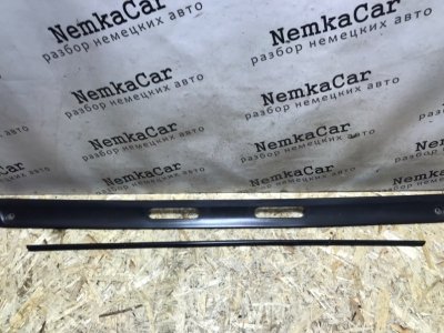 Молдинг крышки багажника Mercedes W124 1987
