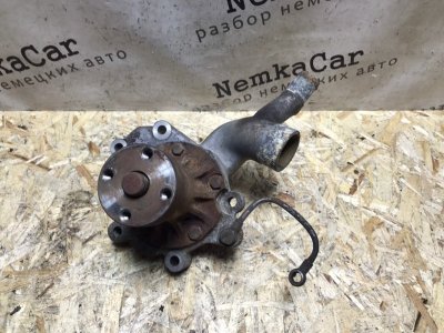 Корпус помпы Mercedes w123 1985 Седан