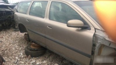 Двери Volvo V70 2000-2004