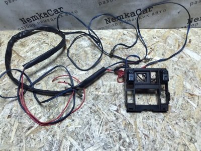 Кнопка стеклоподъемника Mercedes W124 1987