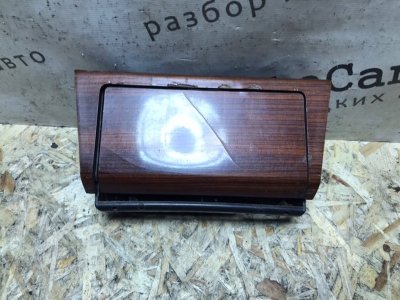 Пепельница Mercedes E-Classe W124 1989
