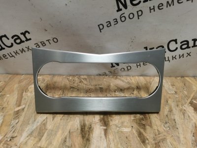 Накладка центральной консоли Mercedes C-Class W204 2010 C180 CGI