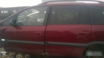 Двери Opel Zafira 2004
