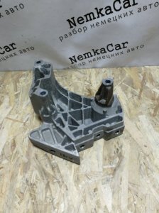 Кронштейн двигателя Volkswagen Passat B6 2006 Седан