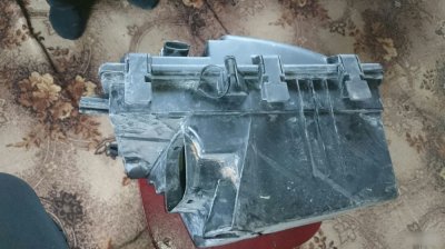 Корпус воздушного фильтра Volvo V70