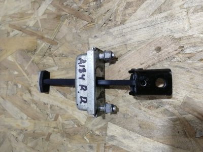 Ограничитель двери FORD FOCUS 2 РЕСТАЙЛИНГ 2010 Хэтчбек