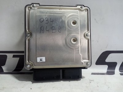Блок управления двигателем Audi A4 B8