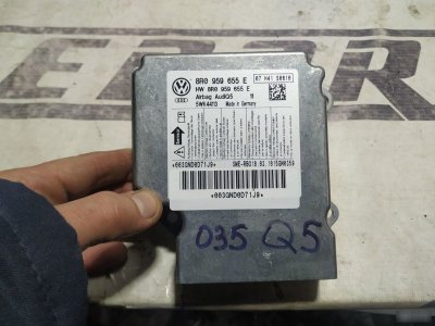 Блок управления подушками безопасности Audi Q5 2008—2012 8R