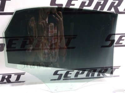 Стекло Audi A4 B8