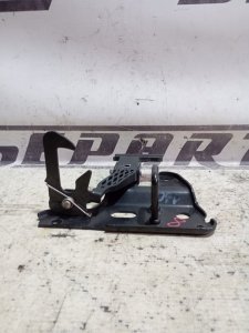 Крюк замка капота Audi A6 2010 C6