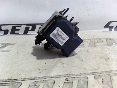 Блок ABS Volkswagen Passat 2011 B7