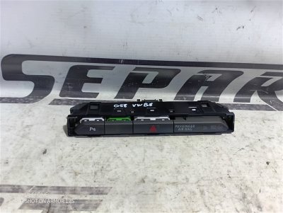 Кнопка аварийной сигнализации Volkswagen Passat 2015 B8