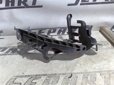 Кронштейн фары Audi A4 2010 B8