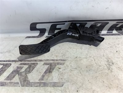 Педаль газа Volkswagen Passat 2015 B8