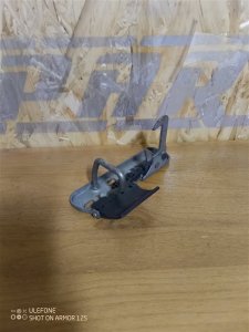 Крюк замка капота Volkswagen Passat 2011 B7