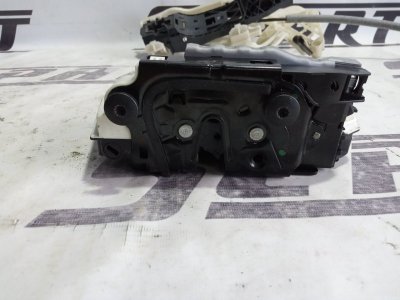 Замок двери Volkswagen Tiguan