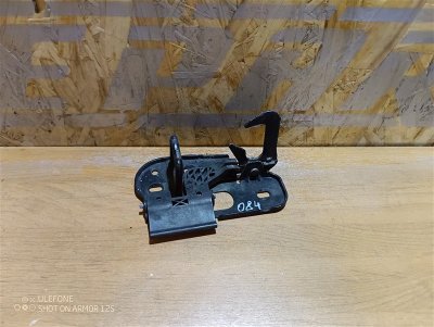 Крюк замка капота Volkswagen Passat 2006 B6