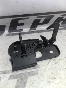 Крюк замка капота Volkswagen Passat 2008 B6