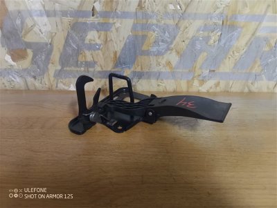 Крюк замка капота Audi A5 2013 8T