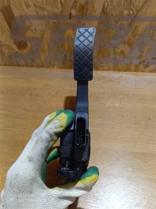 Педаль газа Audi A4 2012 B8