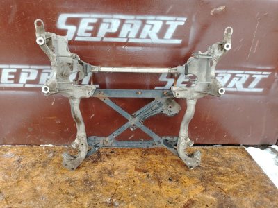 Подрамник Audi A4 B8