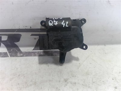 Сервопривод заслонки печки Audi Q7 2008 4L