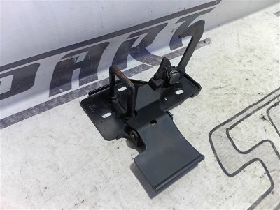 Крюк замка капота Audi Q7 2008 4L