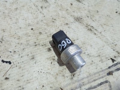 Датчик давления кондиционера Volkswagen Passat 2002 B5