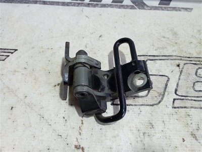 Петля двери Volkswagen Passat B6