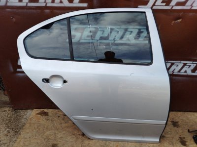 Дверь Skoda Octavia 2009