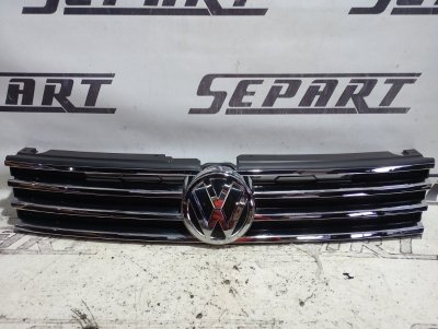 Решетка радиатора Volkswagen Touareg NF