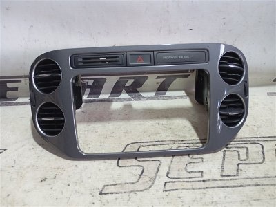 Накладка консоли центральной Volkswagen Tiguan 2012 5N