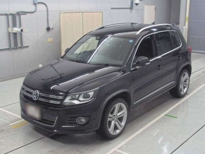 Volkswagen Tiguan R-Line 2.0 CCZD 2014 Volkswagen Tiguan 2014 5N