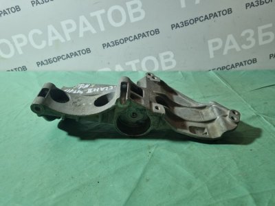Кронштейн генератора Renault Megane II 2008