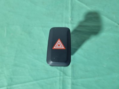 Кнопка аварийной сигнализации KIA RIO 3 2013 седан