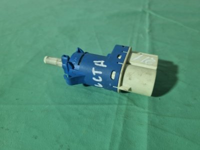 Концевик педали тормоза Ford Fiesta 2007 хэтчбек 5 дв.