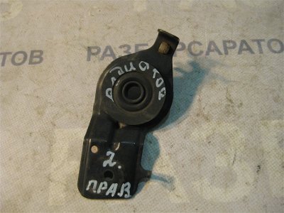 Кронштейн радиатора Nissan Primera P12 2003 хэтчбек