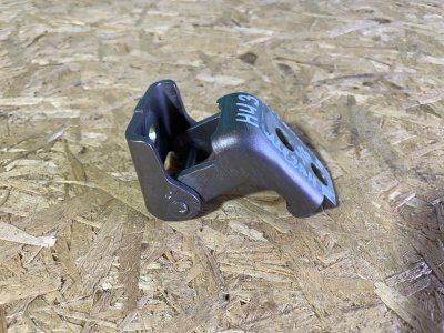 Петля двери нижняя Renault Megan III 2012 хэтчбек