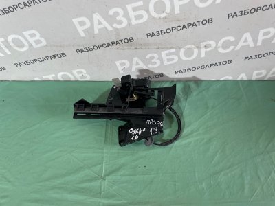 Замок двери Ford Focus II 2008 седан