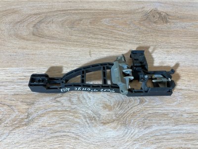 Кронштейн ручки Ford Focus 2007 хэтчбек