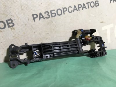 Кронштейн ручки двери Suzuki Swift 2010